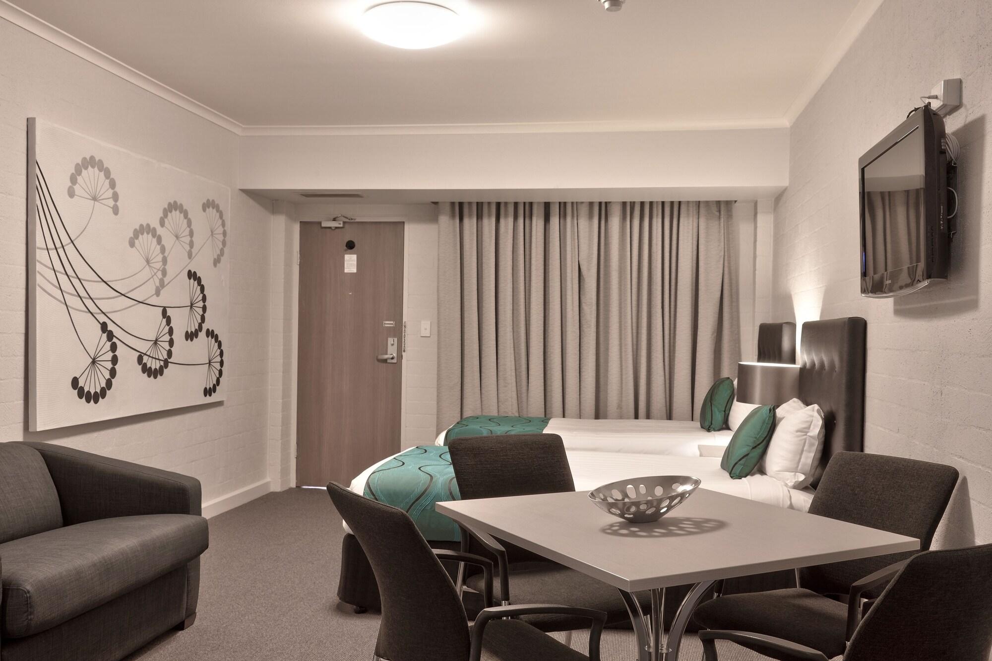 Mantra Pavilion Hotel Wagga Wagga Exterior photo